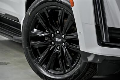 2021 Cadillac Escalade Sport   - Photo 4 - Joliet, IL 60435