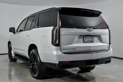 2021 Cadillac Escalade Sport   - Photo 10 - Joliet, IL 60435