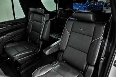 2021 Cadillac Escalade Sport   - Photo 24 - Joliet, IL 60435