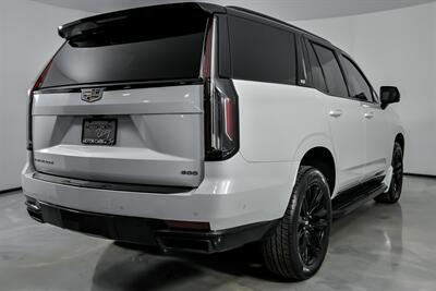 2021 Cadillac Escalade Sport   - Photo 12 - Joliet, IL 60435