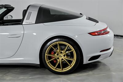 2019 Porsche 911 Targa 4S   - Photo 9 - Joliet, IL 60435