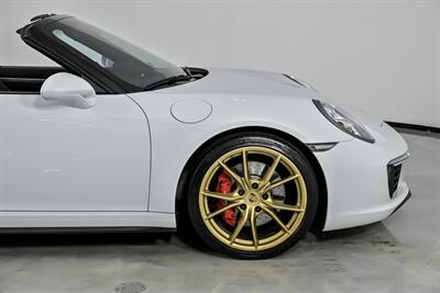 2019 Porsche 911 Targa 4S   - Photo 15 - Joliet, IL 60435