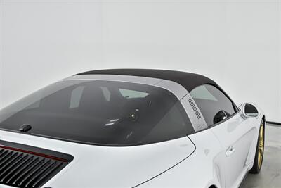 2019 Porsche 911 Targa 4S   - Photo 18 - Joliet, IL 60435