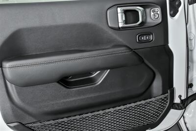 2021 Jeep Wrangler Unlimited Rubicon 392   - Photo 18 - Joliet, IL 60435