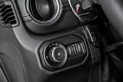 2021 Jeep Wrangler Unlimited Rubicon 392   - Photo 25 - Joliet, IL 60435