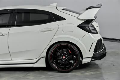 2018 Honda Civic Type R Touring   - Photo 9 - Joliet, IL 60435