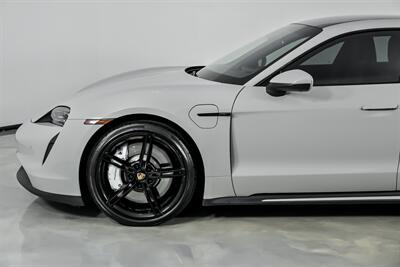 2022 Porsche Taycan 4S - Photo 7 - Joliet, IL 60435