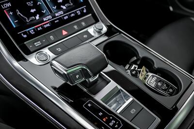 2022 Audi Q8 quattro Premium Plus 55 T   - Photo 36 - Joliet, IL 60435
