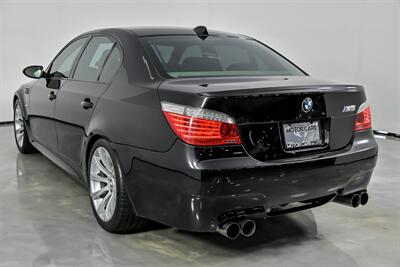 2006 BMW M5   - Photo 10 - Joliet, IL 60435