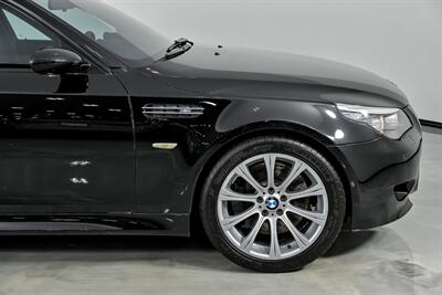 2006 BMW M5   - Photo 15 - Joliet, IL 60435