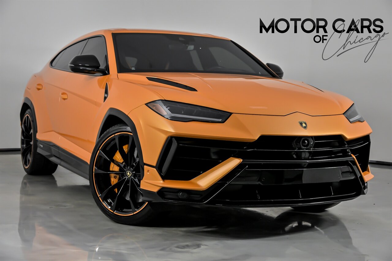 2023 Lamborghini Urus S's photo