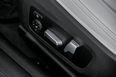 2022 BMW M4 Competition xDrive-CARBON CERAMICS   - Photo 28 - Joliet, IL 60435