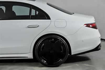 2024 Mercedes-Benz AMG S 63 E Performance   - Photo 9 - Joliet, IL 60435