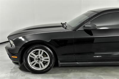 2010 Ford Mustang V6   - Photo 7 - Joliet, IL 60435