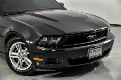 2010 Ford Mustang V6   - Photo 3 - Joliet, IL 60435