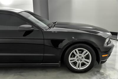 2010 Ford Mustang V6   - Photo 13 - Joliet, IL 60435