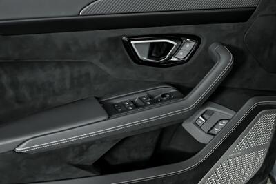 2023 Lamborghini Urus Performante - Photo 24 - Joliet, IL 60435