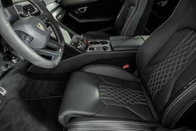 2023 Lamborghini Urus Performante - Photo 28 - Joliet, IL 60435