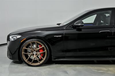 2025 Mercedes-Benz AMG S 63 E Performance   - Photo 6 - Joliet, IL 60435