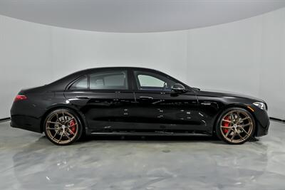 2025 Mercedes-Benz AMG S 63 E Performance   - Photo 12 - Joliet, IL 60435