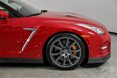 2015 Nissan GT-R Premium   - Photo 15 - Joliet, IL 60435