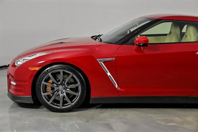 2015 Nissan GT-R Premium   - Photo 7 - Joliet, IL 60435