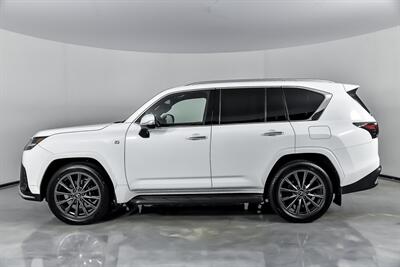 2025 Lexus LX 600 F SPORT Handling   - Photo 8 - Joliet, IL 60435