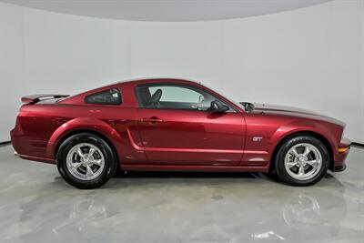 2007 Ford Mustang GT Premium   - Photo 15 - Joliet, IL 60435