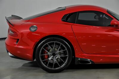 2015 Dodge Viper SRT   - Photo 13 - Joliet, IL 60435
