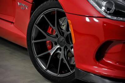 2015 Dodge Viper SRT   - Photo 4 - Joliet, IL 60435