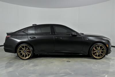 2025 Cadillac CT5-V   - Photo 9 - Joliet, IL 60435