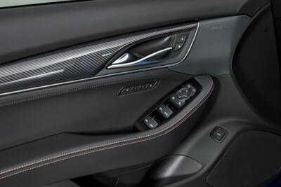 2025 Cadillac CT5-V   - Photo 12 - Joliet, IL 60435