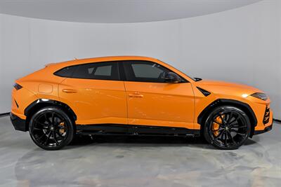 2021 Lamborghini Urus -MASSIVE $257K MSRP   - Photo 14 - Joliet, IL 60435