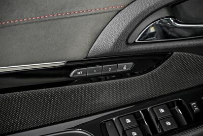 2017 Chevrolet SS   - Photo 19 - Joliet, IL 60435