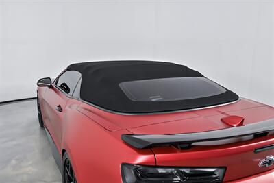 2017 Chevrolet Camaro 2SS   - Photo 19 - Joliet, IL 60435