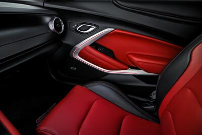 2017 Chevrolet Camaro 2SS   - Photo 37 - Joliet, IL 60435