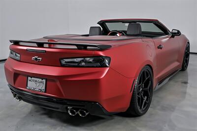 2017 Chevrolet Camaro 2SS   - Photo 12 - Joliet, IL 60435