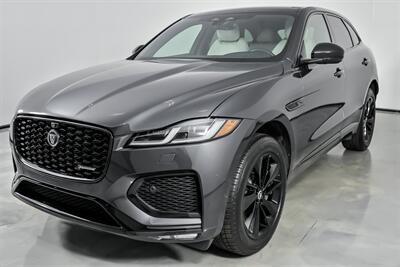 2025 Jaguar F-PACE P400 R-Dynamic S   - Photo 6 - Joliet, IL 60435