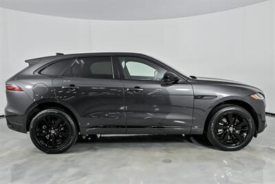 2025 Jaguar F-PACE P400 R-Dynamic S   - Photo 14 - Joliet, IL 60435