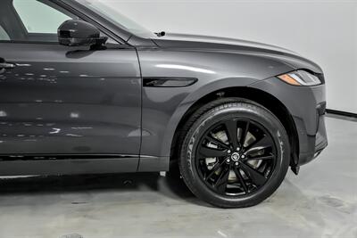 2025 Jaguar F-PACE P400 R-Dynamic S   - Photo 15 - Joliet, IL 60435