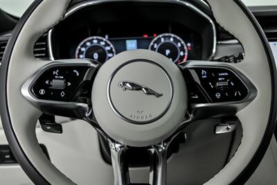 2025 Jaguar F-PACE P400 R-Dynamic S   - Photo 28 - Joliet, IL 60435