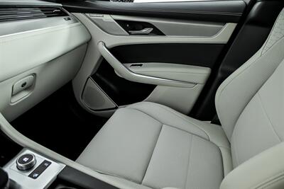 2025 Jaguar F-PACE P400 R-Dynamic S   - Photo 39 - Joliet, IL 60435