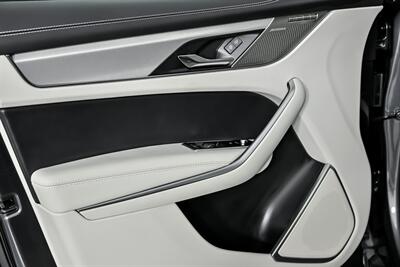 2025 Jaguar F-PACE P400 R-Dynamic S   - Photo 18 - Joliet, IL 60435