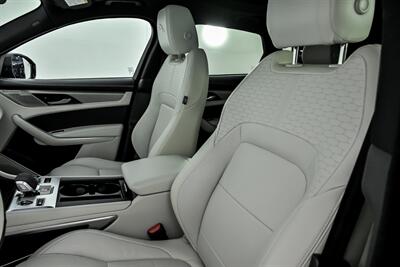 2025 Jaguar F-PACE P400 R-Dynamic S   - Photo 22 - Joliet, IL 60435