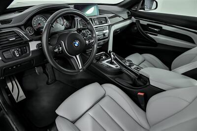 2020 BMW M4 COMPETITION   - Photo 24 - Joliet, IL 60435