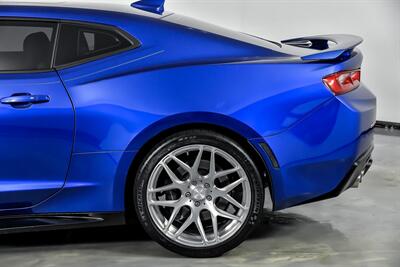 2017 Chevrolet Camaro SS   - Photo 9 - Joliet, IL 60435