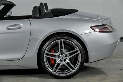 2012 Mercedes-Benz SLS AMG   - Photo 9 - Joliet, IL 60435