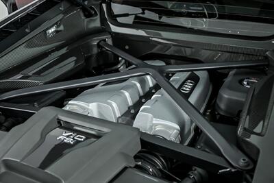 2017 Audi R8 5.2 quattro V10 Plus   - Photo 17 - Joliet, IL 60435