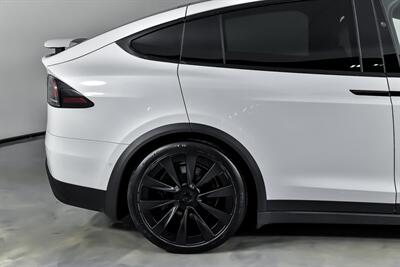 2022 Tesla Model X Plaid   - Photo 13 - Joliet, IL 60435