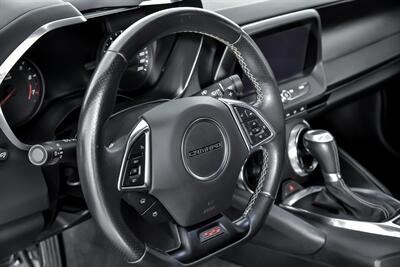 2016 Chevrolet Camaro SS   - Photo 23 - Joliet, IL 60435